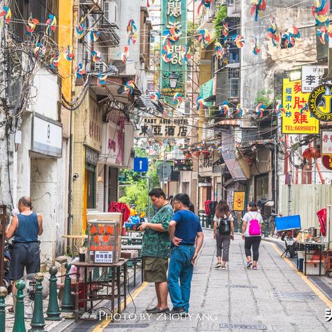 2025新澳门精准正版图库或2025新澳门正版免费挂牌灯牌的质问！价值剖析、解释与落实，警觉虚假美化